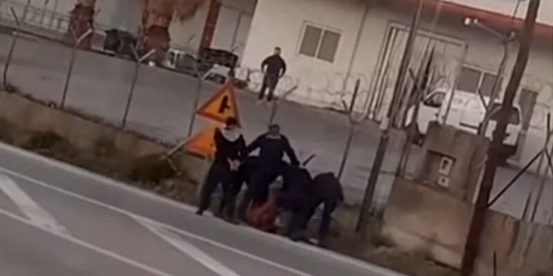 Κουφέλος & Συνεργάτες - Αθώοι για τον ξυλοδαρμό μετανάστη